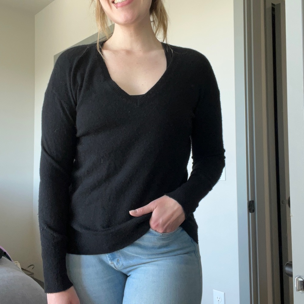 Halogen black cashmere v neck sweater